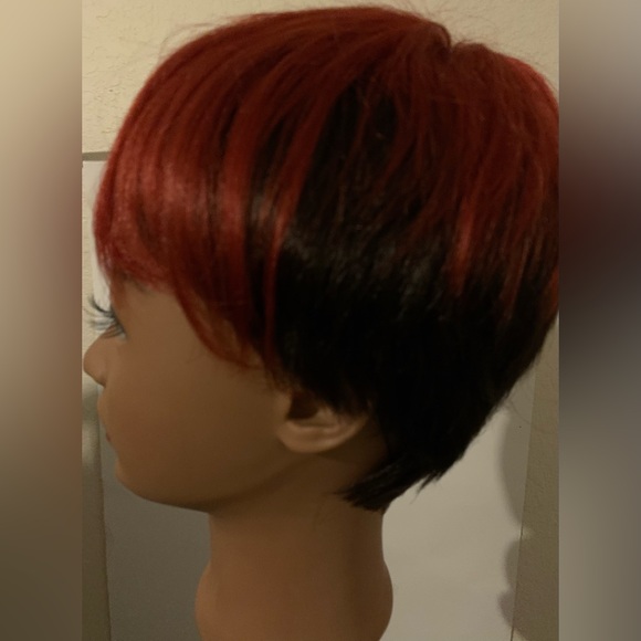 Short Wig - Picture 4 of 5